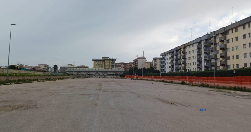 Japigia zona via Papalia (centro raccolta rifiuti)