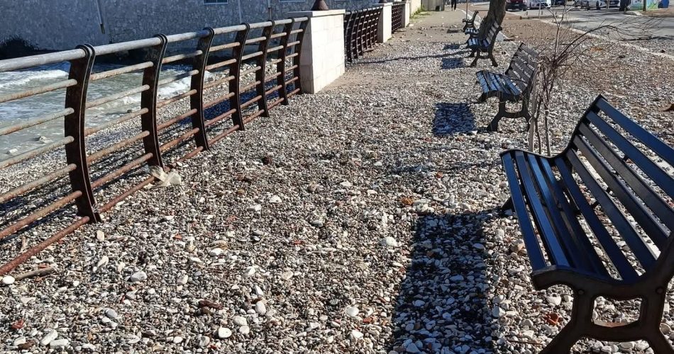 lungomare palese dopo mareggiata