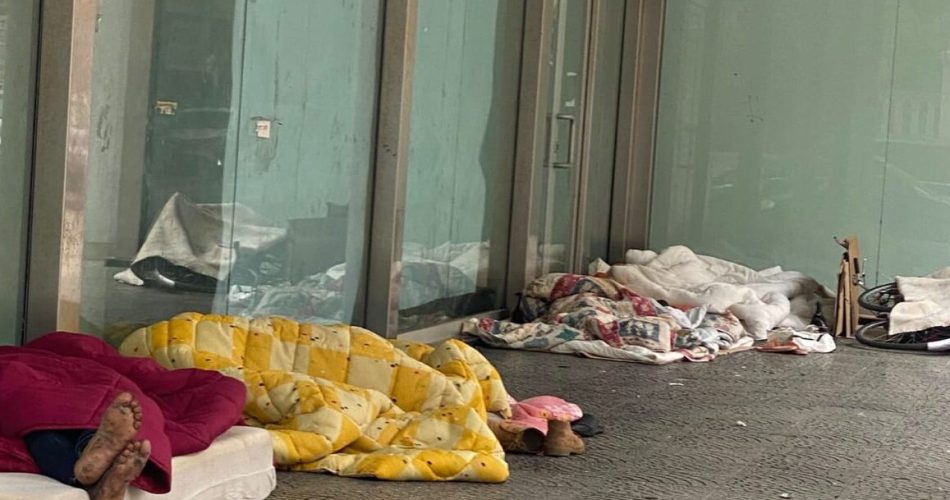 senzatetto corso croce