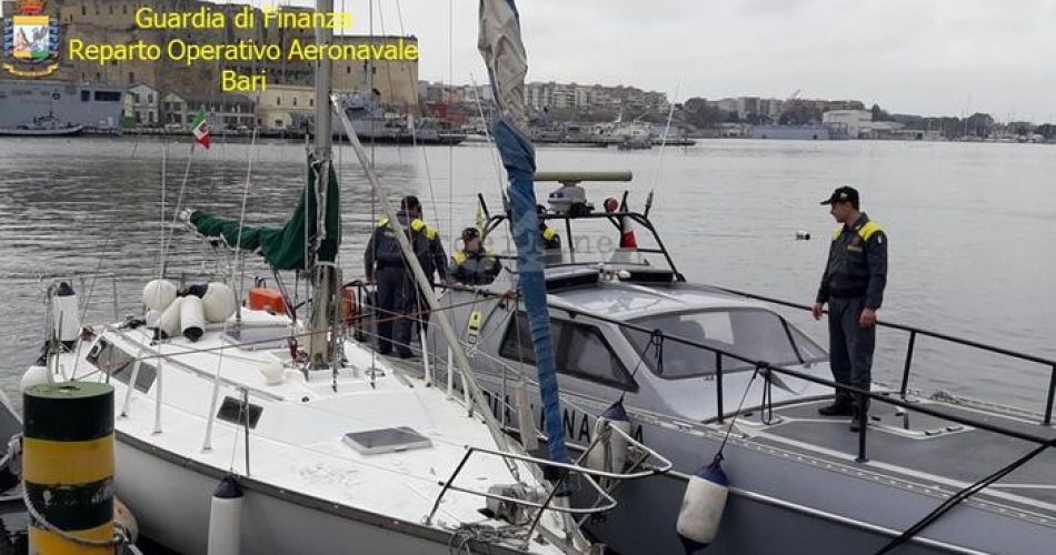 Imbarcazione bloccata al largo di Brindisi dalla Gdf