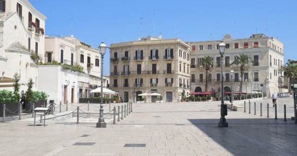 bari_piazza_ferrarese_a_bari