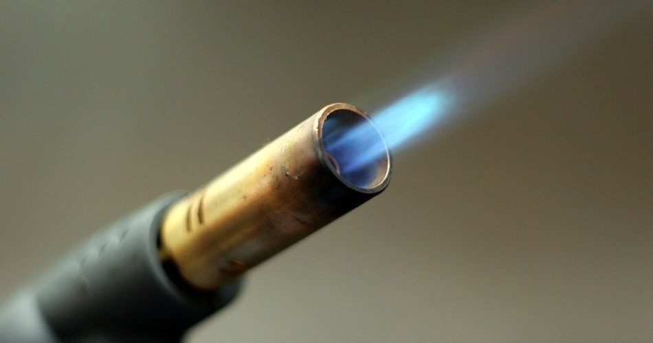 blowtorch-596294_960_720