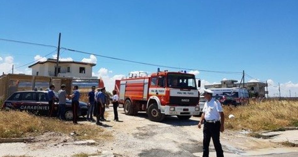 L'intervento delle forze dell'ordine dopo l'incendio del 18 giugno (Ansa)