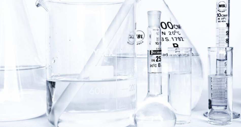 cilindro graduato, becher e beuta