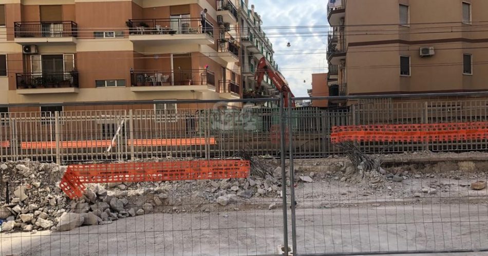 demolizione passerella pedonale 2