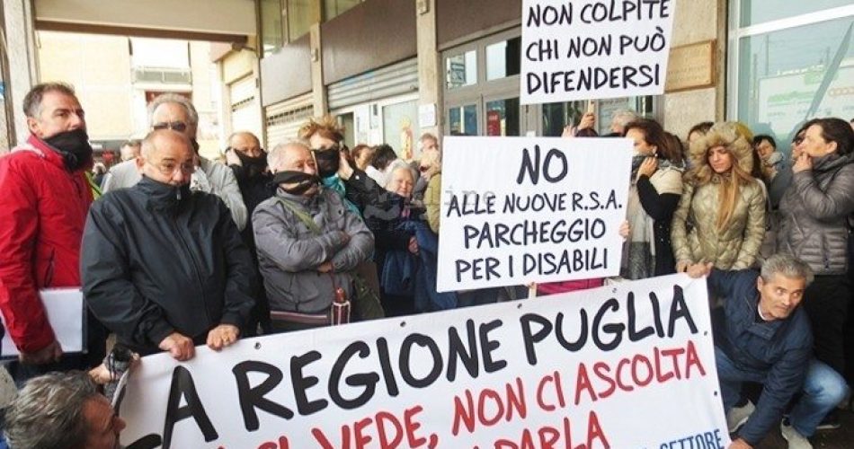 Protesta disabili a Bari