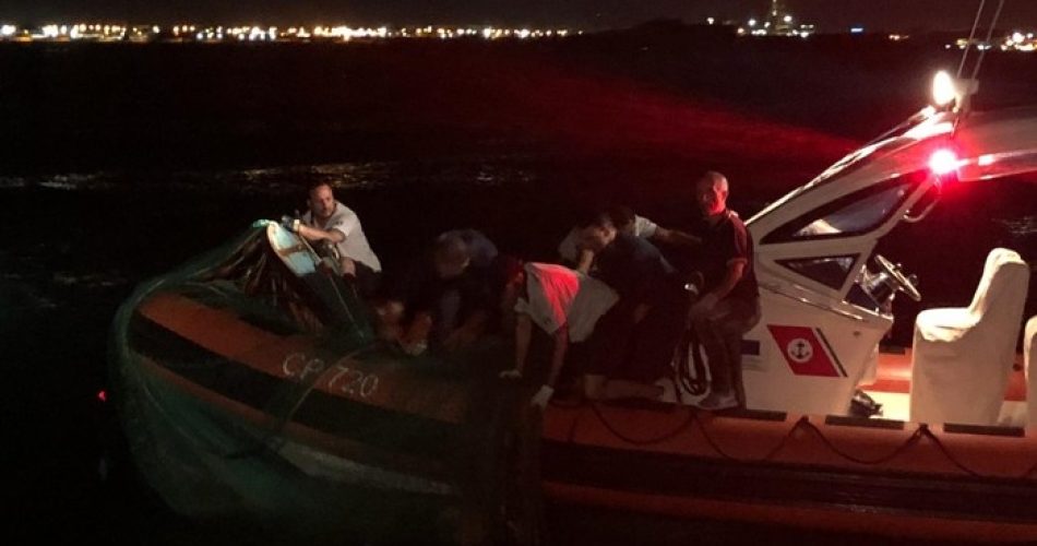 Motopesca sperona motovedetta CP, arrestato comandante