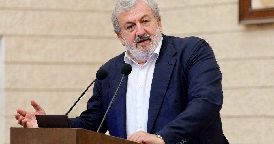 emiliano consegna specializzandi uniba (1)