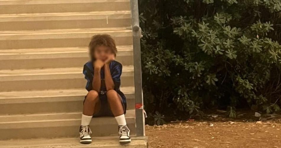 foto bambina oscurata