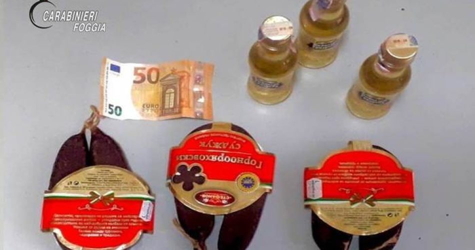 Tenta di corrompere Cc offrendo loro denaro e liquori