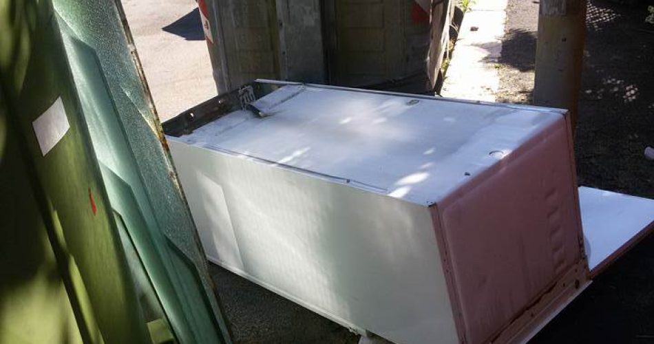 Frigorifero Via Martiri D'avola