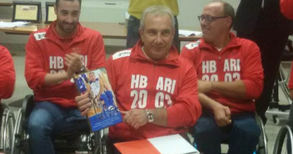 Gianni Romito Premiato Dai Suoi Atleti E Dallo Staff