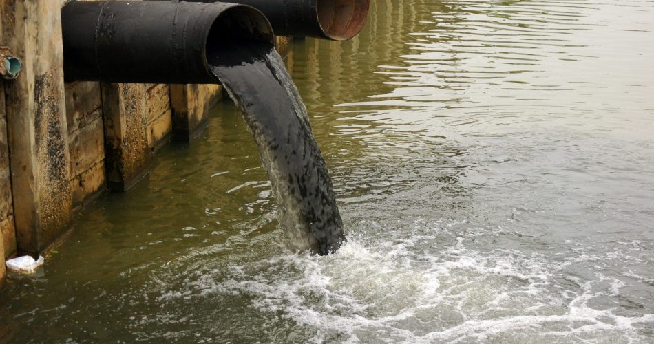 inquinamento_fognatura_acqua