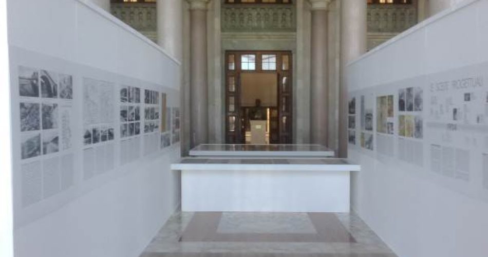 La Mostra Sull'albania A Bari