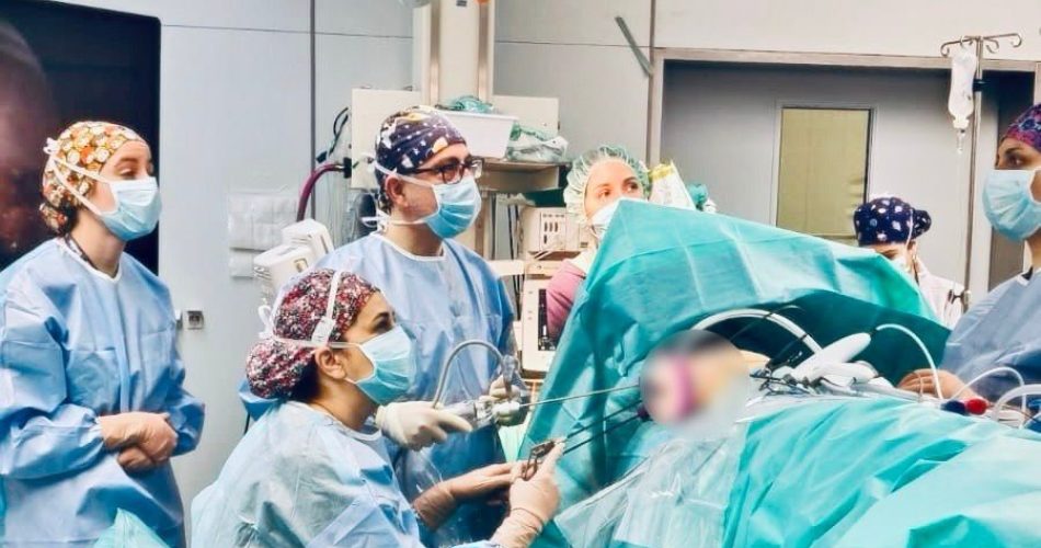 la prof gurrado in sala operatoria