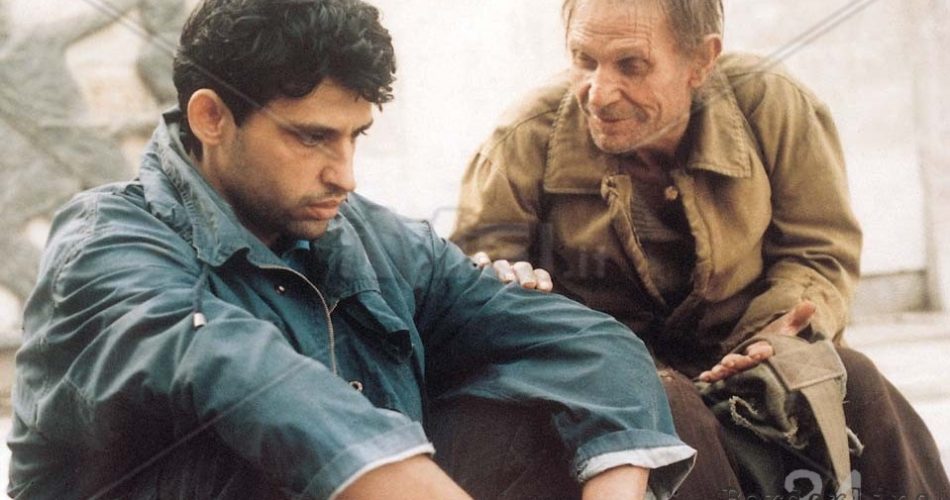 Una scena del film "Lamerica" (1994) di Gianni Amelio