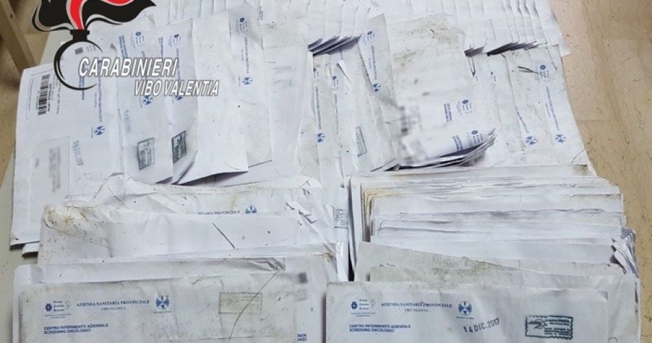 Denunciati tre postini privati, gettavano lettere Asp Denunciati tre postini privati, gettavano lettere Asp