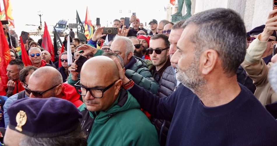 manifestazione ex ilva presidenza regione (2)