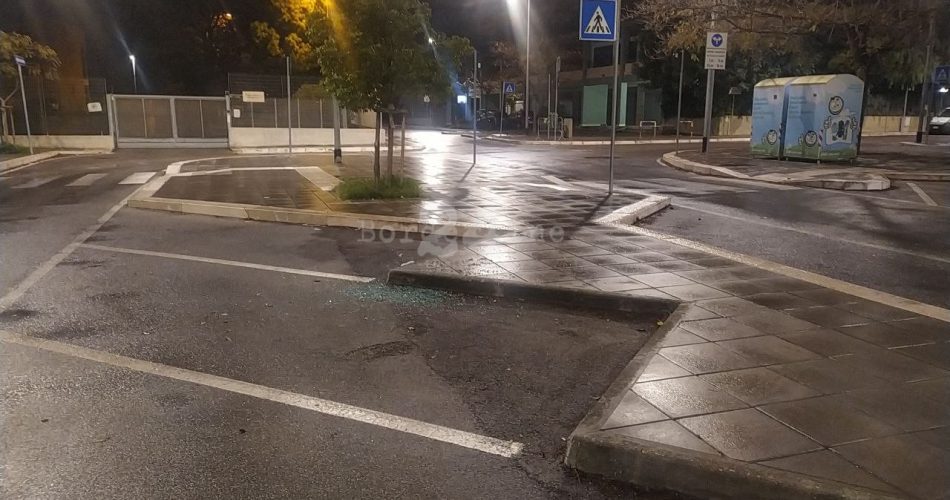 furto auto Palese vetri parcheggio