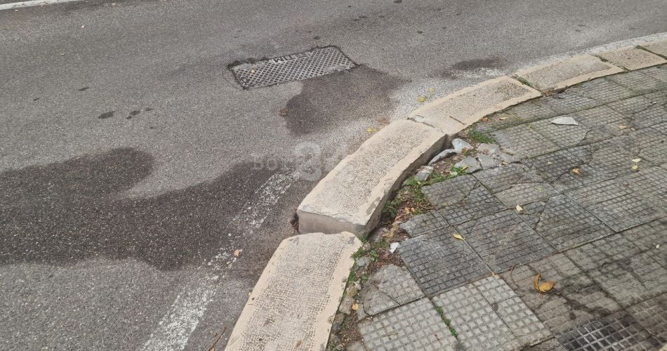 marciapiede rotto palese