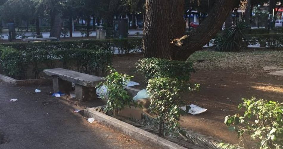 piazza Umberto discarica