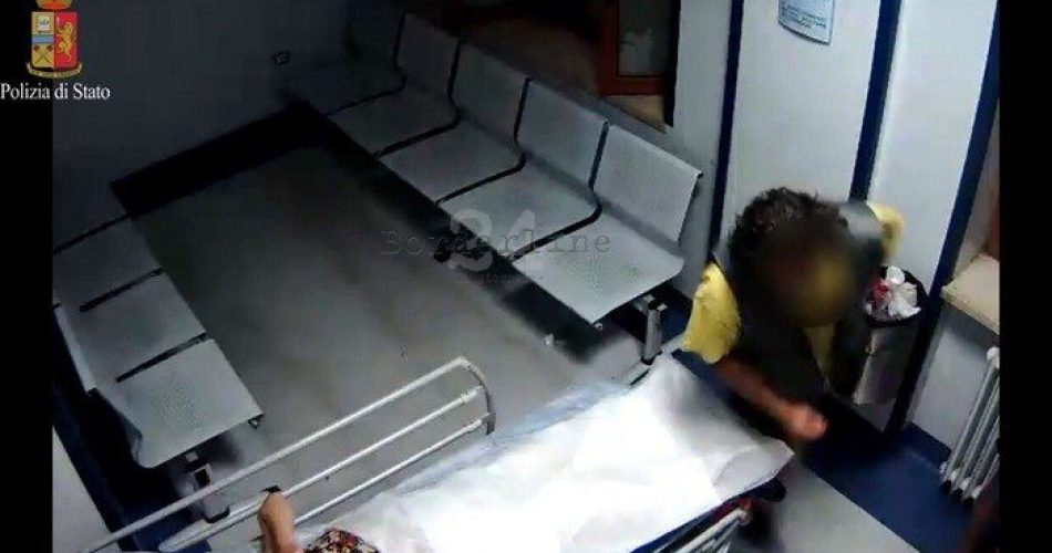 Fermo immagine del filmato diffuso da polizia