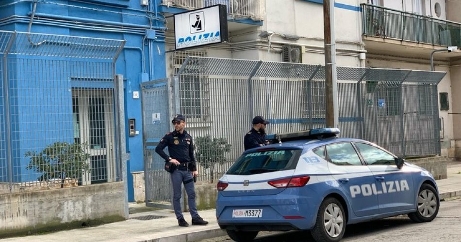 polizia_canosa.jpg