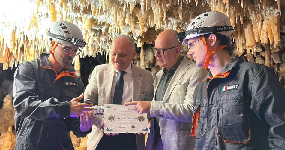 ricercatori, presidente delle grotte, direttore del comitato scientifico