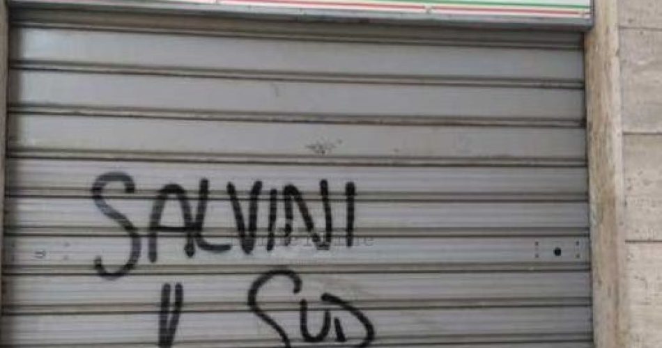 scritte su sede Moviemnto Riprendiamoci il futuro quartiere libertà