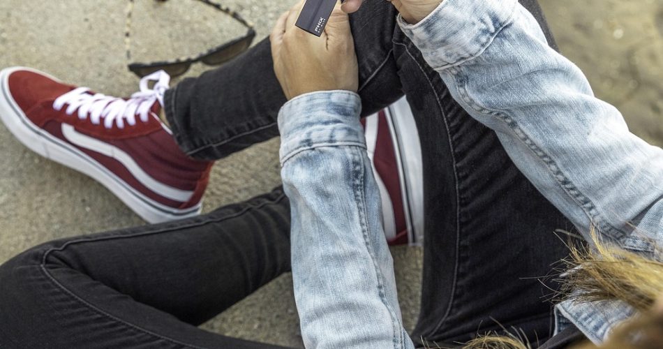 sarahj1-vaping-4508923_1280