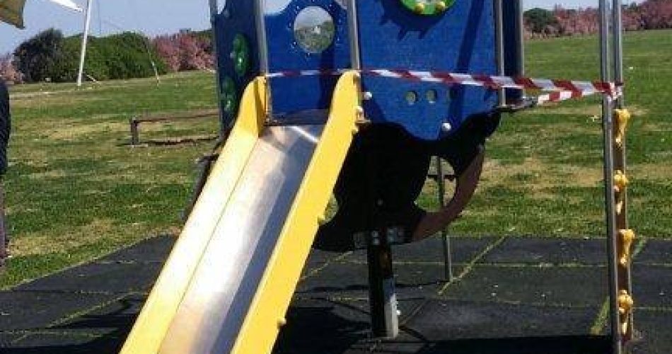 scivolo riparato parco perotti