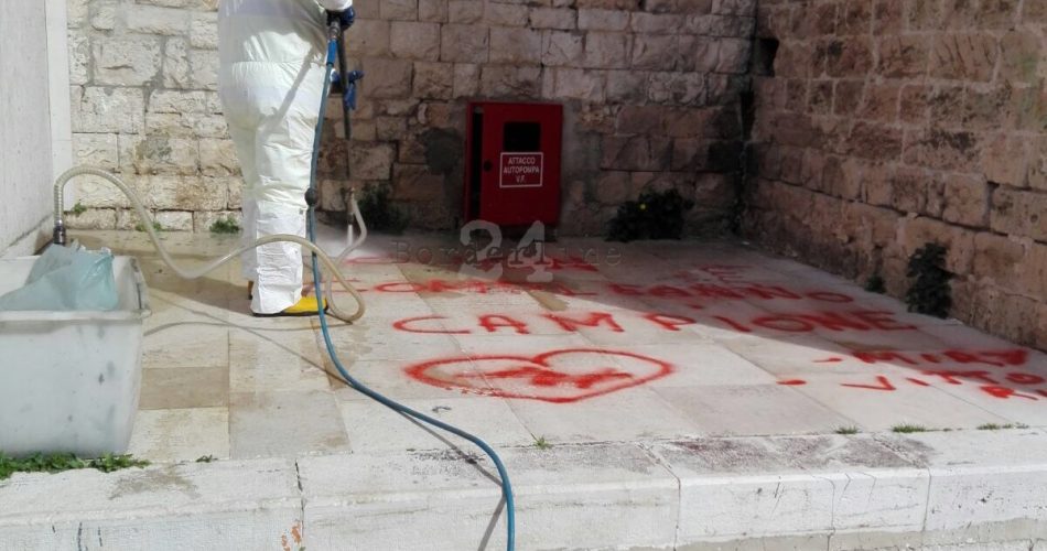 scritte sui muri della basilica_intervento pulizia amiu