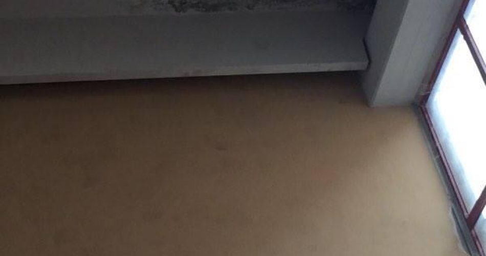 Le infiltrazioni sui soffitti dell'istituto