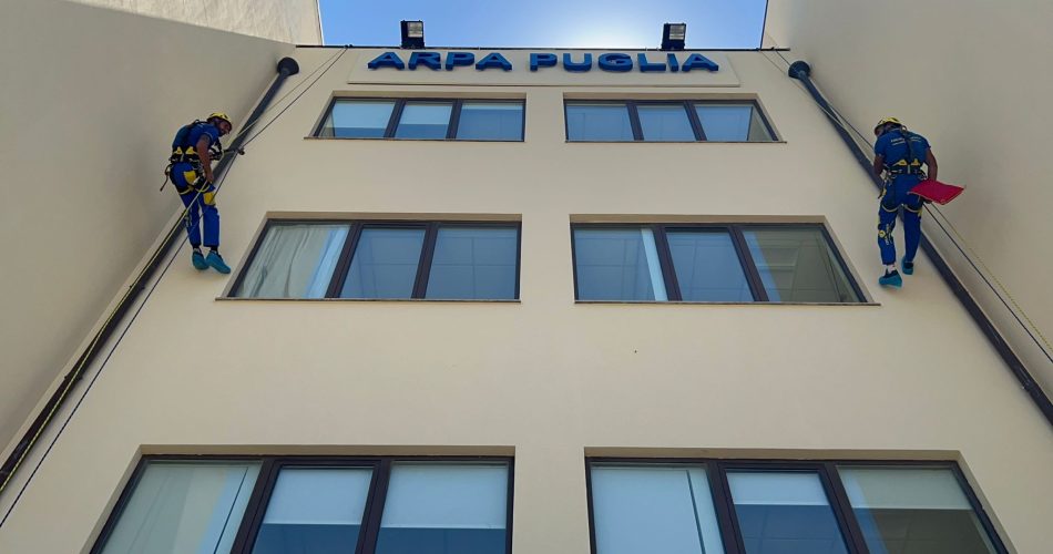 taglio nastro Arpa Puglia