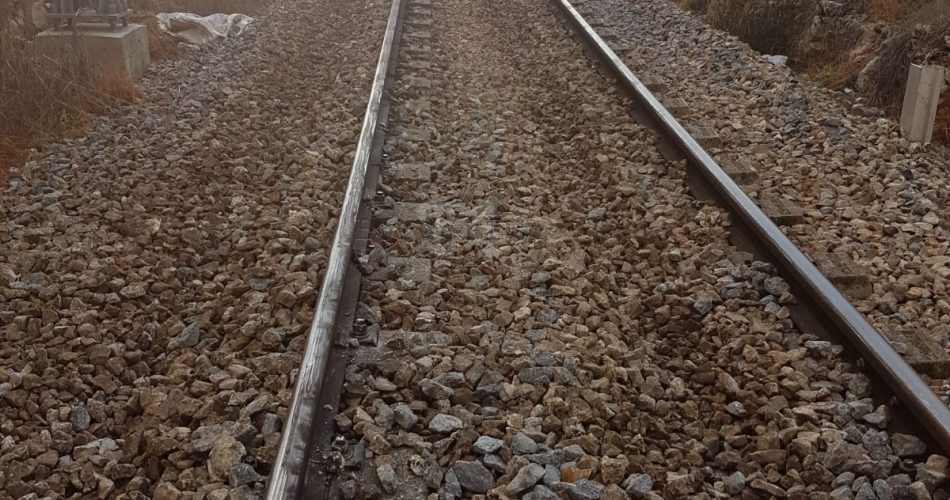 treno fuori dai binari