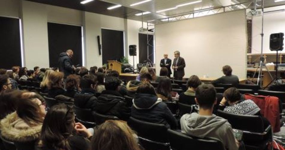 L'edificio della memoria - proiezioni in tribunale