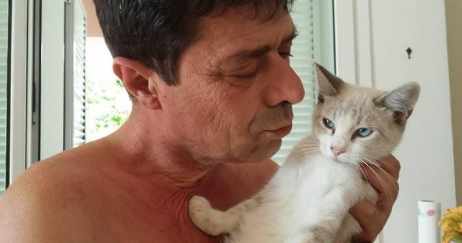 (Turco in una foto pubblicata sul suo profilo Facebook)