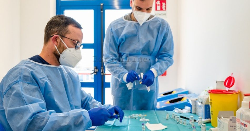 vaccinazione di over 80 e operatori del sociale PalaCozzoli - 1