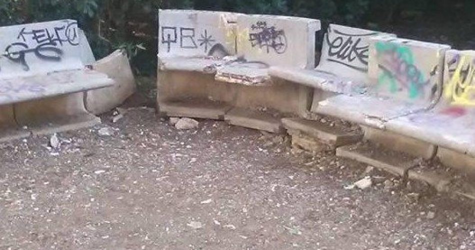 Vandali Largo Due Giugno Vandali Largo Due Giugno