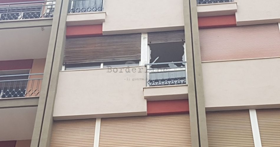 vento danni finestra crollo