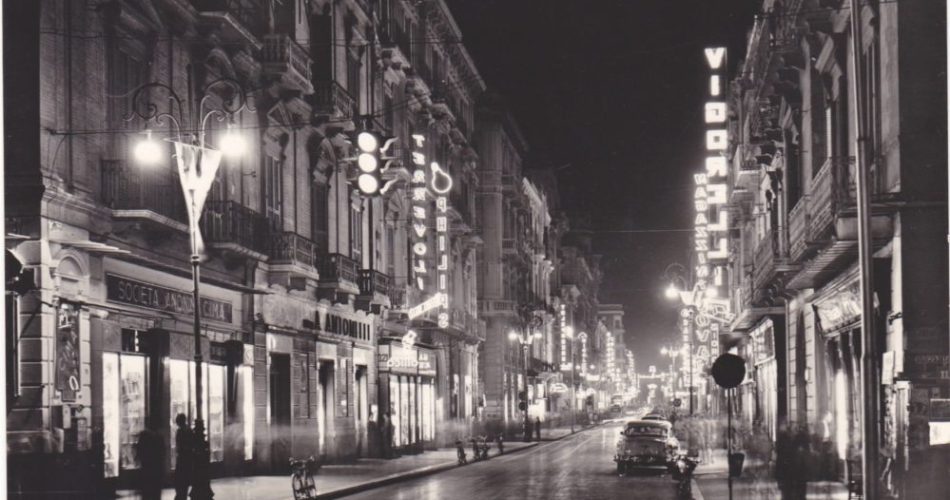 Paesaggi pubblicitari: Bari, via Sparano, anni '50
