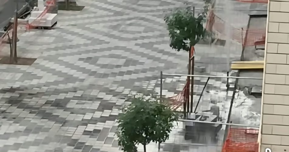 via manzoni acqua