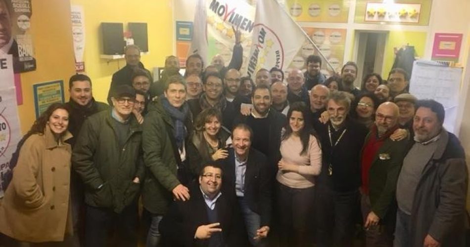 Festa nel comitato Cinque Stelle a Bari